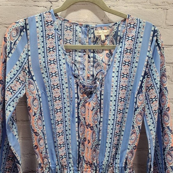 Red Camel Tie V Neck Romper - Picture 5 of 14